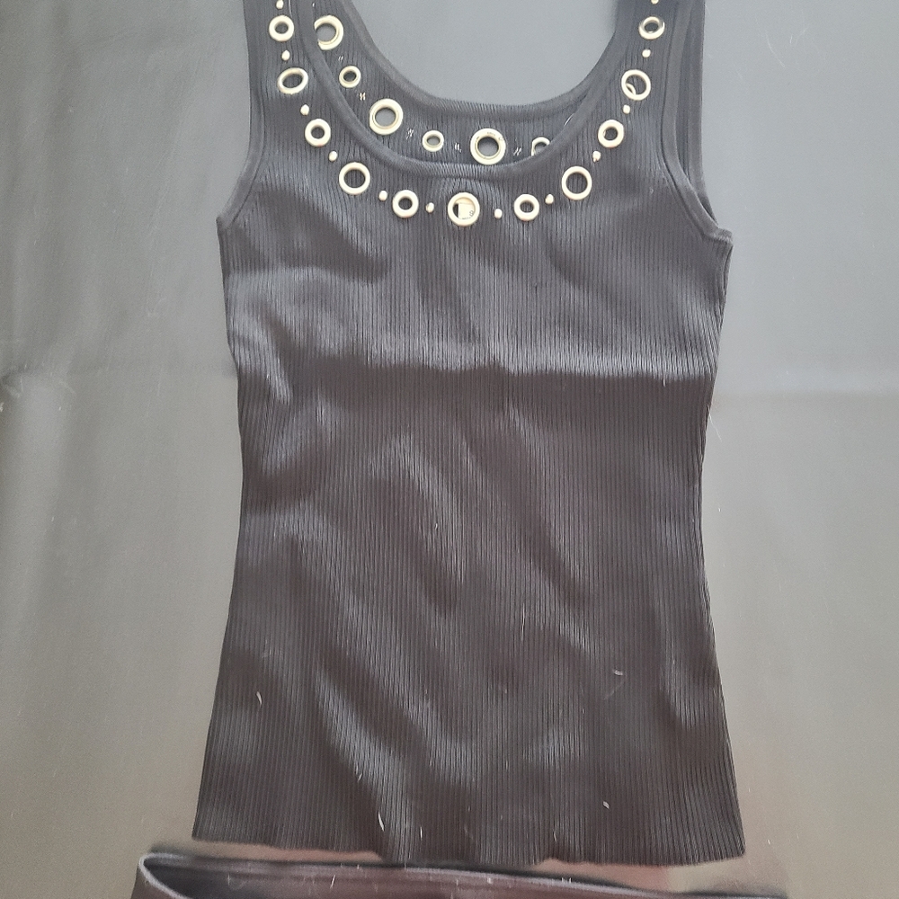 Cache outfit.